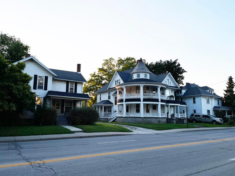 Peaceful streets in Columbiana, Ohio