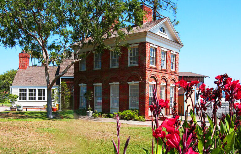 Federal-style-home-historic-norton-ohio