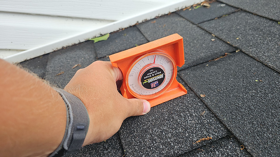 Measure-roof-pitch-is-crucial
